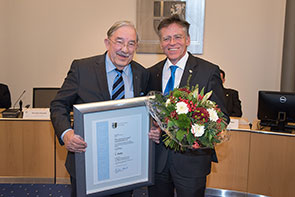 Rhein-Kreis Neuss hat Integrationspreis für vorbildliche Initiativen verliehen